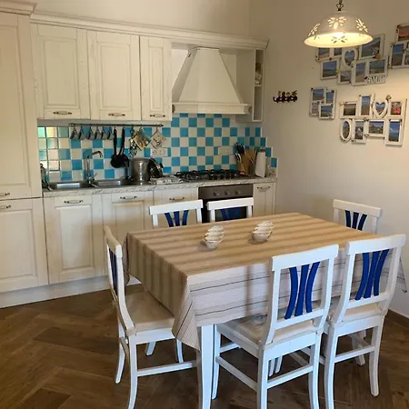 Apartment Casa Bouganville Vignola Mare